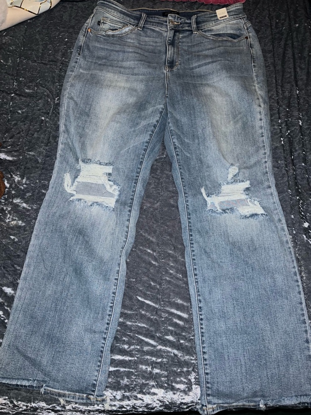 Judy Blue Light Wash Distressed Straight Leg Jeans